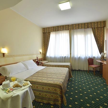 Dropiluc Hotel Druento Luaran gambar