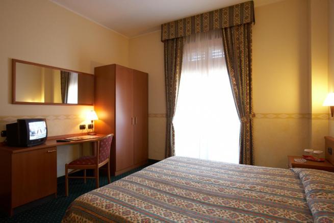 Dropiluc Hotel Druento Luaran gambar