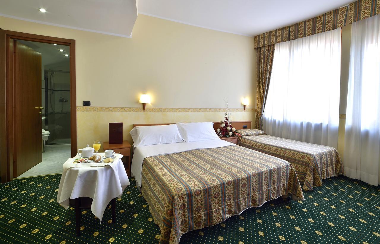 Dropiluc Hotel Druento Luaran gambar