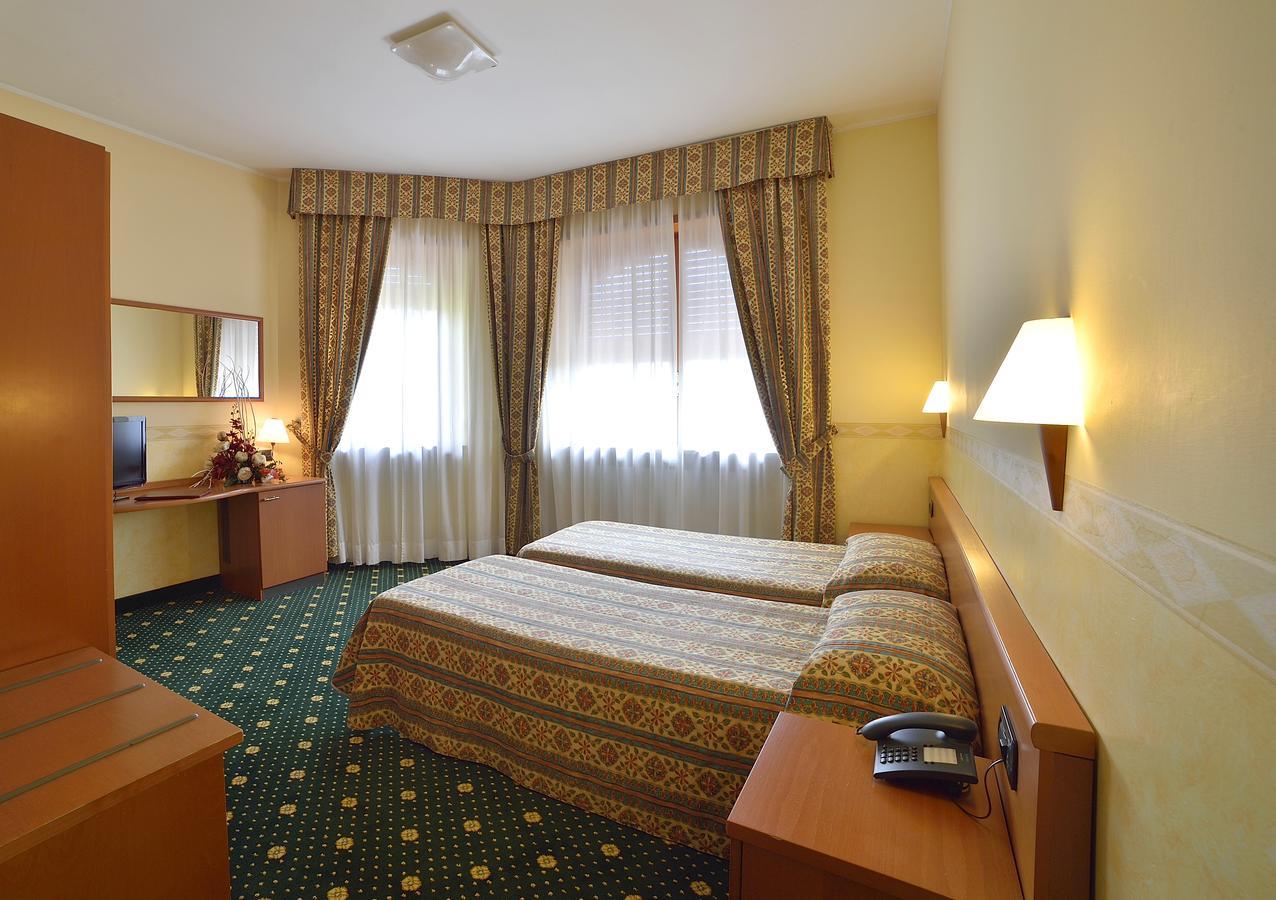 Dropiluc Hotel Druento Luaran gambar